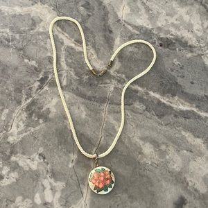 Long pendant necklace